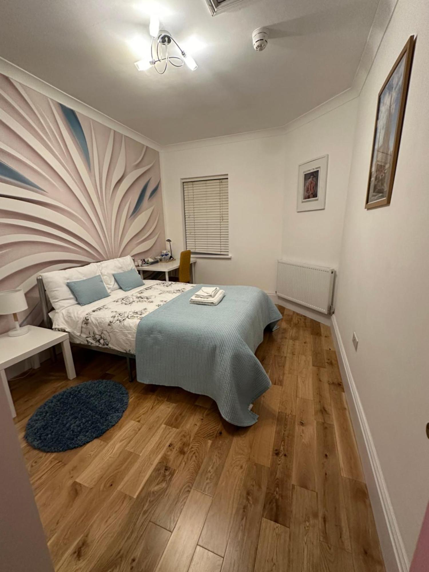 Hotel Rosie Cosy House Cricklewood London Exterior foto